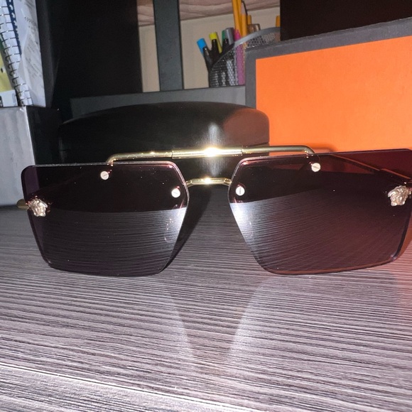 Versace sunglasses - Picture 6 of 7